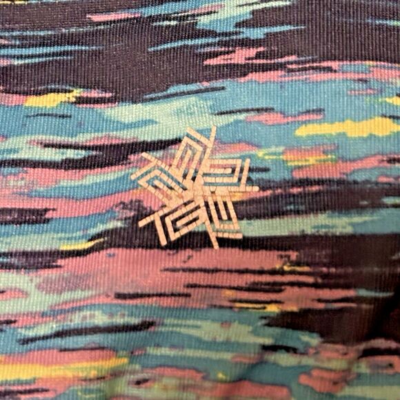 Tek Gear Women's 2X (39x20) DRYTEK Printed High-Waisted Capri Leggings Pockets - Picture 9 of 10